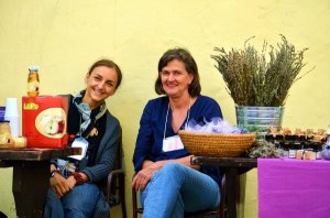 osmijehom i rukom rađena čokolada, srcem uzgajana lavanda